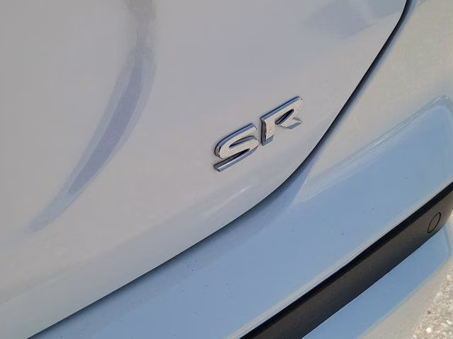 2024 Aspen White/Super Black Nissan Kicks SR FWD SUV