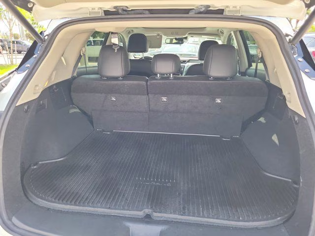2023 Pearl White Tricoat Nissan Murano SL FWD SUV