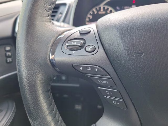 2023 Pearl White Tricoat Nissan Murano SL FWD SUV