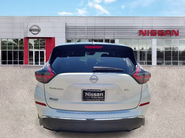 2023 Pearl White Tricoat Nissan Murano SL FWD SUV
