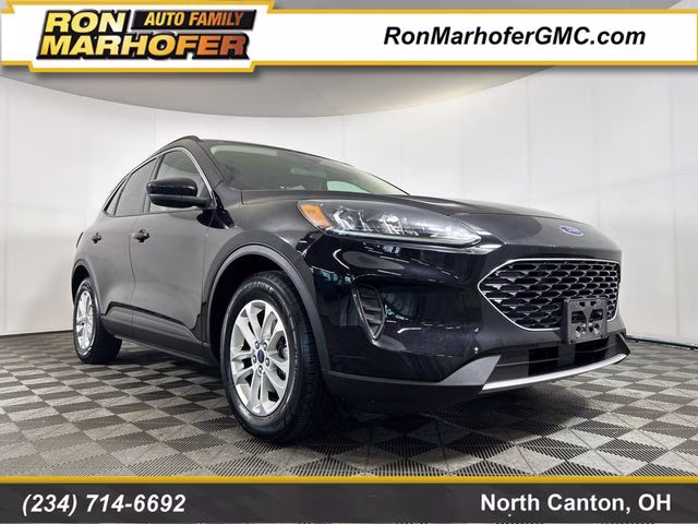 2020 Black Metallic Ford Escape SE FWD SUV