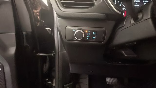 2020 Black Metallic Ford Escape SE FWD SUV