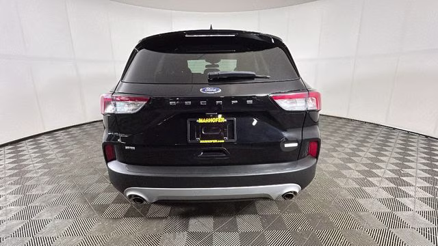 2020 Black Metallic Ford Escape SE FWD SUV