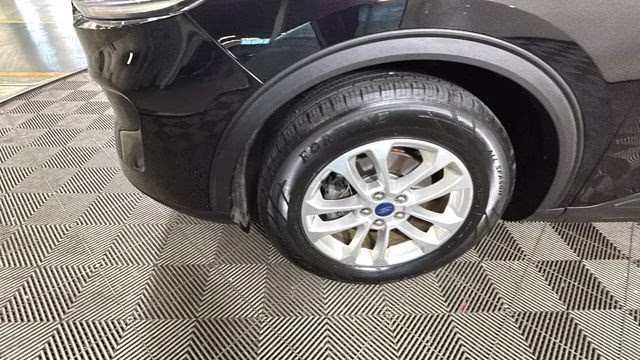 2020 Black Metallic Ford Escape SE FWD SUV