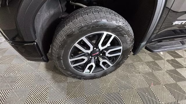 2024 Onyx Black GMC Sierra 1500 AT4 4X4 Truck