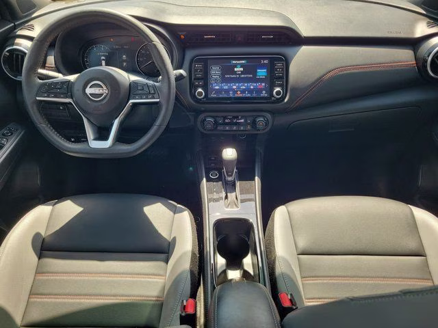 2024 Aspen White/Super Black Nissan Kicks SR FWD SUV