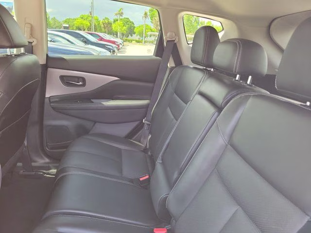 2023 Pearl White Tricoat Nissan Murano SL FWD SUV
