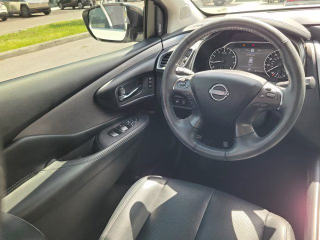 2023 Pearl White Tricoat Nissan Murano SL FWD SUV