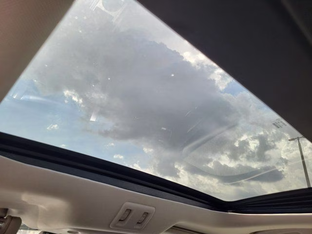 2023 Pearl White Tricoat Nissan Murano SL FWD SUV