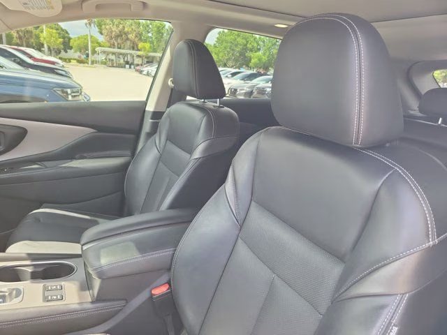 2023 Pearl White Tricoat Nissan Murano SL FWD SUV