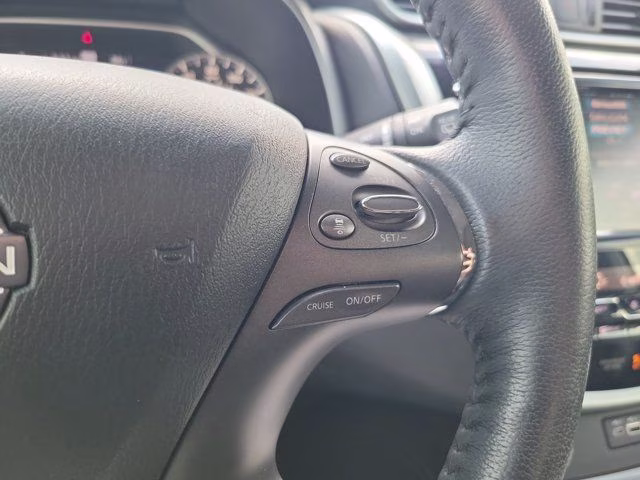 2023 Pearl White Tricoat Nissan Murano SL FWD SUV