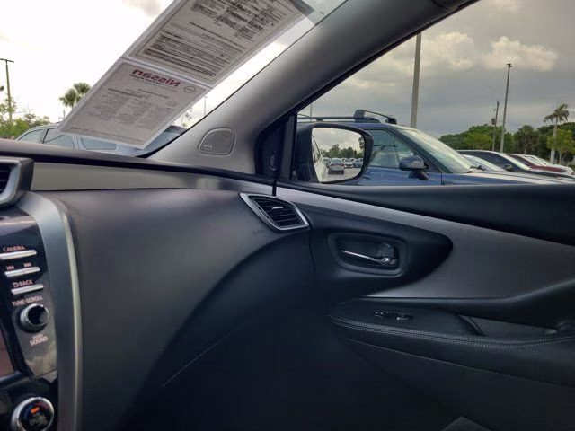 2023 Pearl White Tricoat Nissan Murano SL FWD SUV