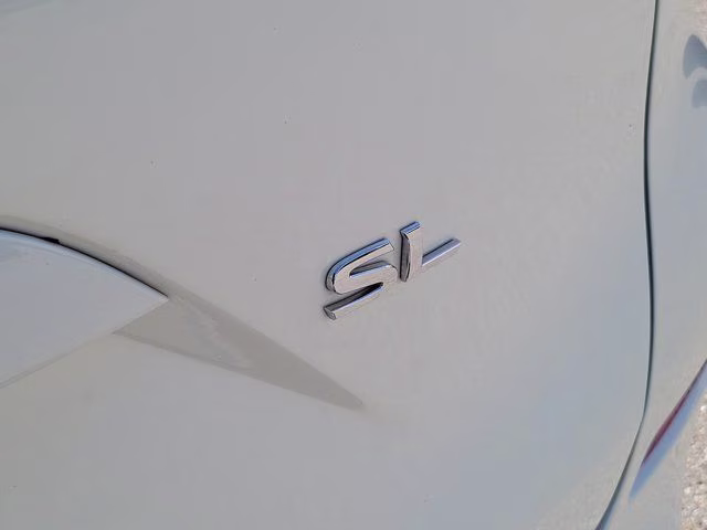 2023 Pearl White Tricoat Nissan Murano SL FWD SUV