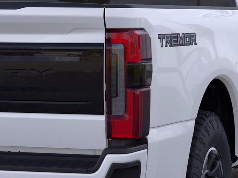 2026 Star White Metallic Tri-Coat Ford Super Duty F-250 SRW Platinum 4X4 Truck