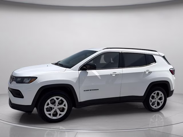 2024 Bright White Clearcoat Jeep Compass Latitude 4X4 SUV
