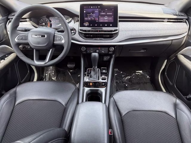 2024 Bright White Clearcoat Jeep Compass Latitude 4X4 SUV