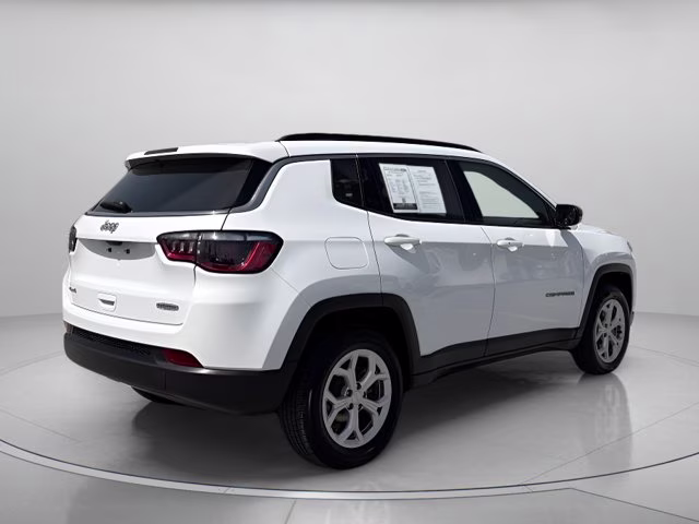 2024 Bright White Clearcoat Jeep Compass Latitude 4X4 SUV