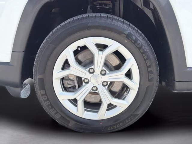 2024 Bright White Clearcoat Jeep Compass Latitude 4X4 SUV