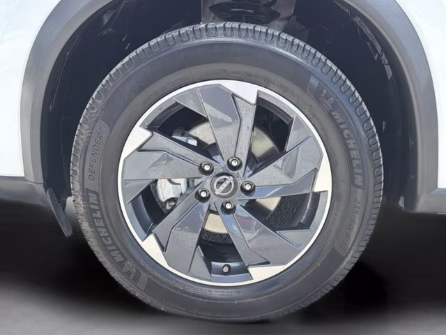 2024 Everest White Pearl Nissan Rogue SV FWD SUV