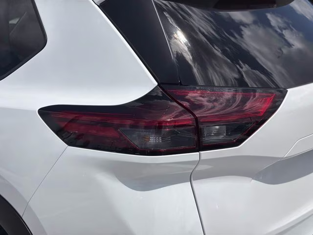 2024 Everest White Pearl Nissan Rogue SV FWD SUV
