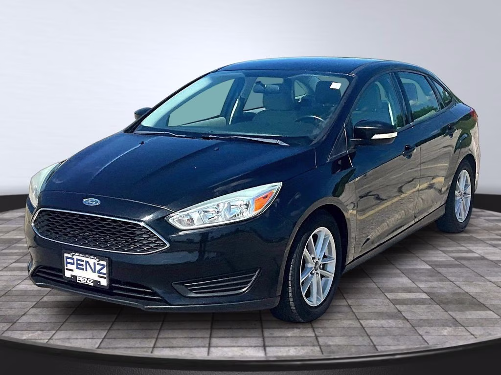 2015 Tuxedo Black Ford Focus SE FWD Sedan