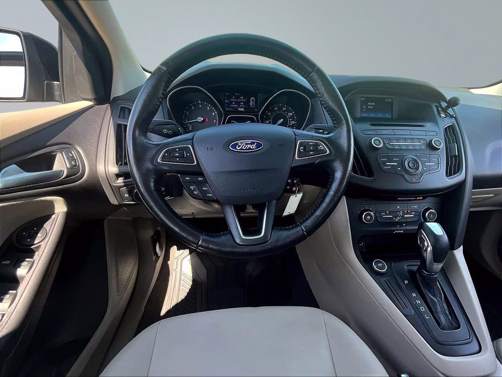 2015 Tuxedo Black Ford Focus SE FWD Sedan