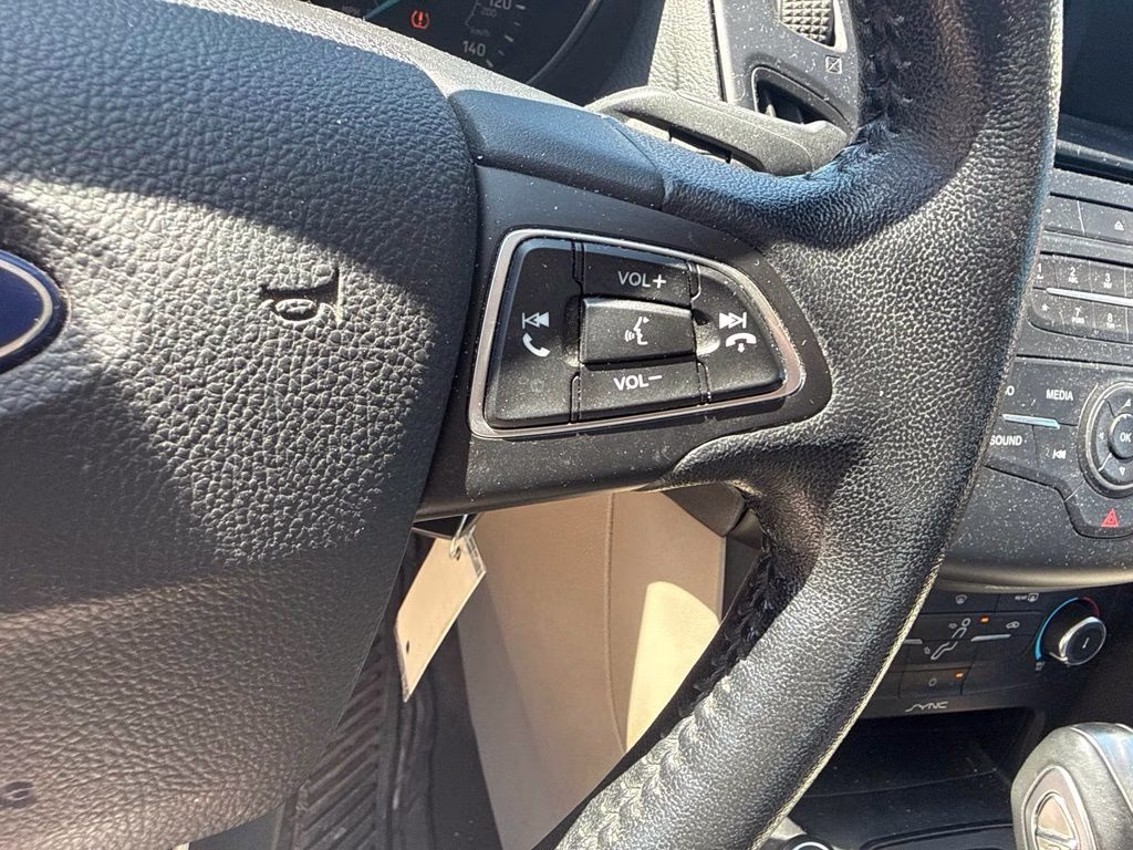 2015 Tuxedo Black Ford Focus SE FWD Sedan