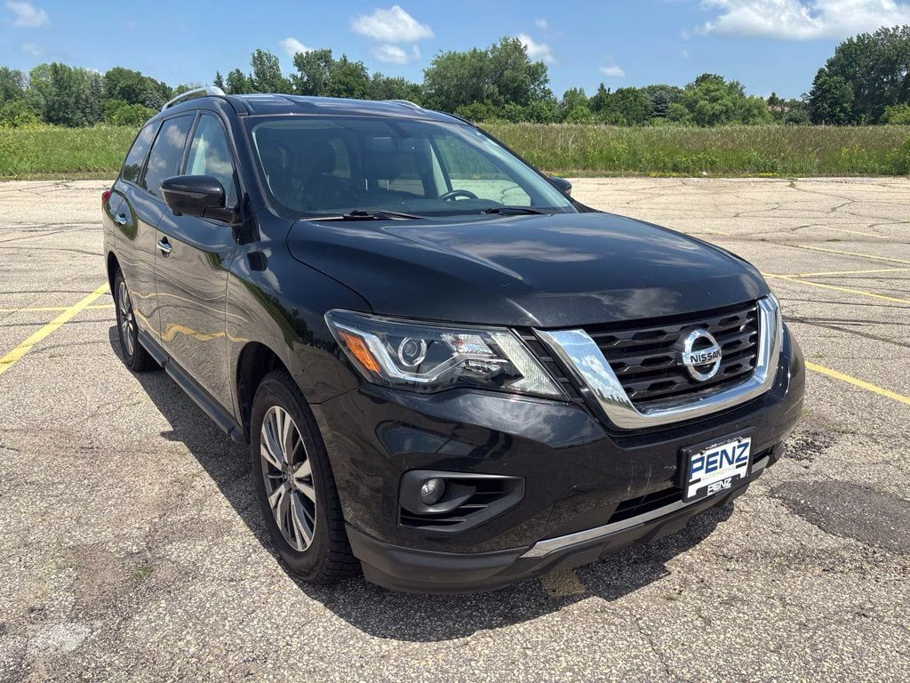2020 Magnetic Black Pearl Nissan Pathfinder SL 4X4 SUV