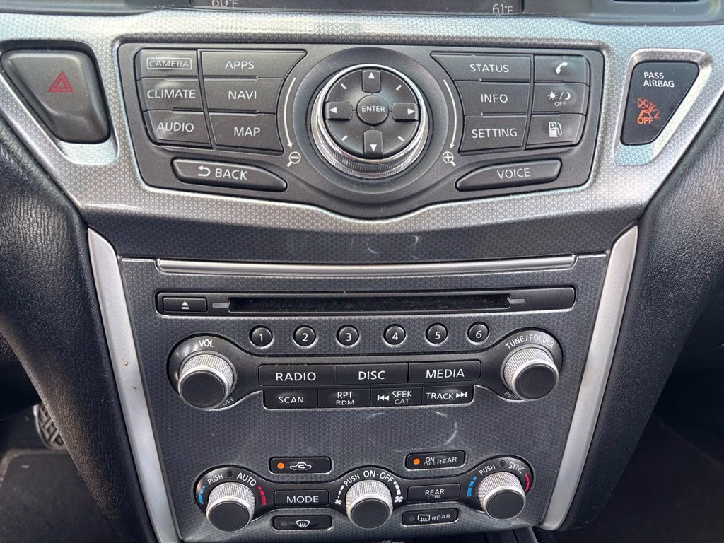 2020 Magnetic Black Pearl Nissan Pathfinder SL 4X4 SUV