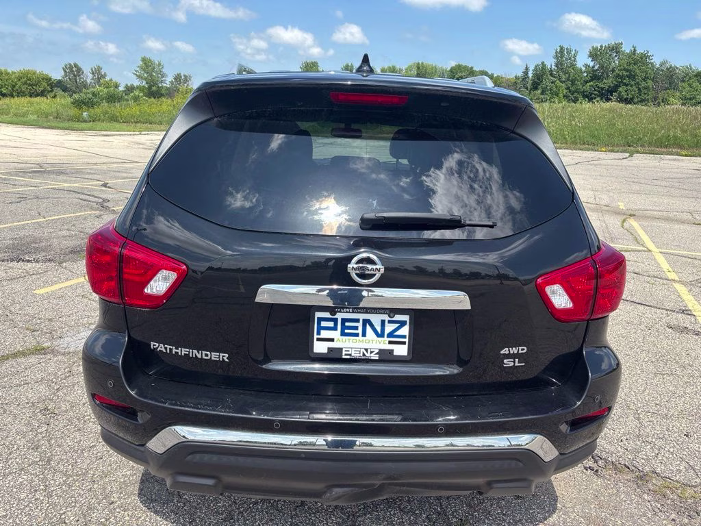 2020 Magnetic Black Pearl Nissan Pathfinder SL 4X4 SUV