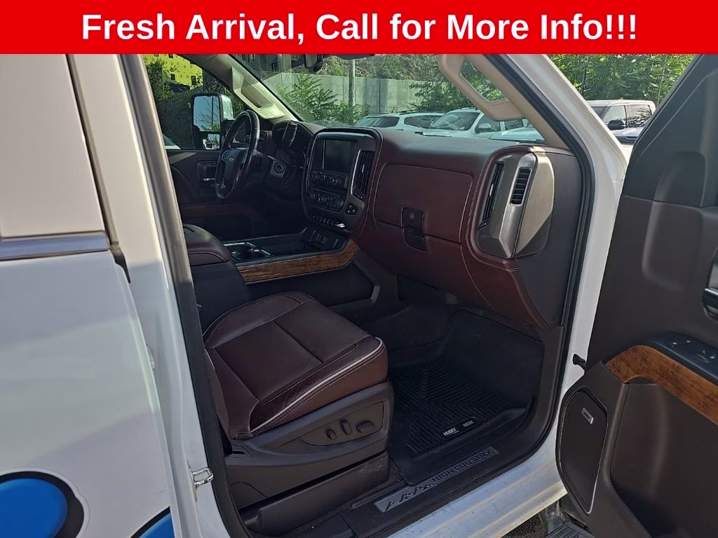 2016 Summit White Chevrolet Silverado 2500HD High Country 4X4 Truck