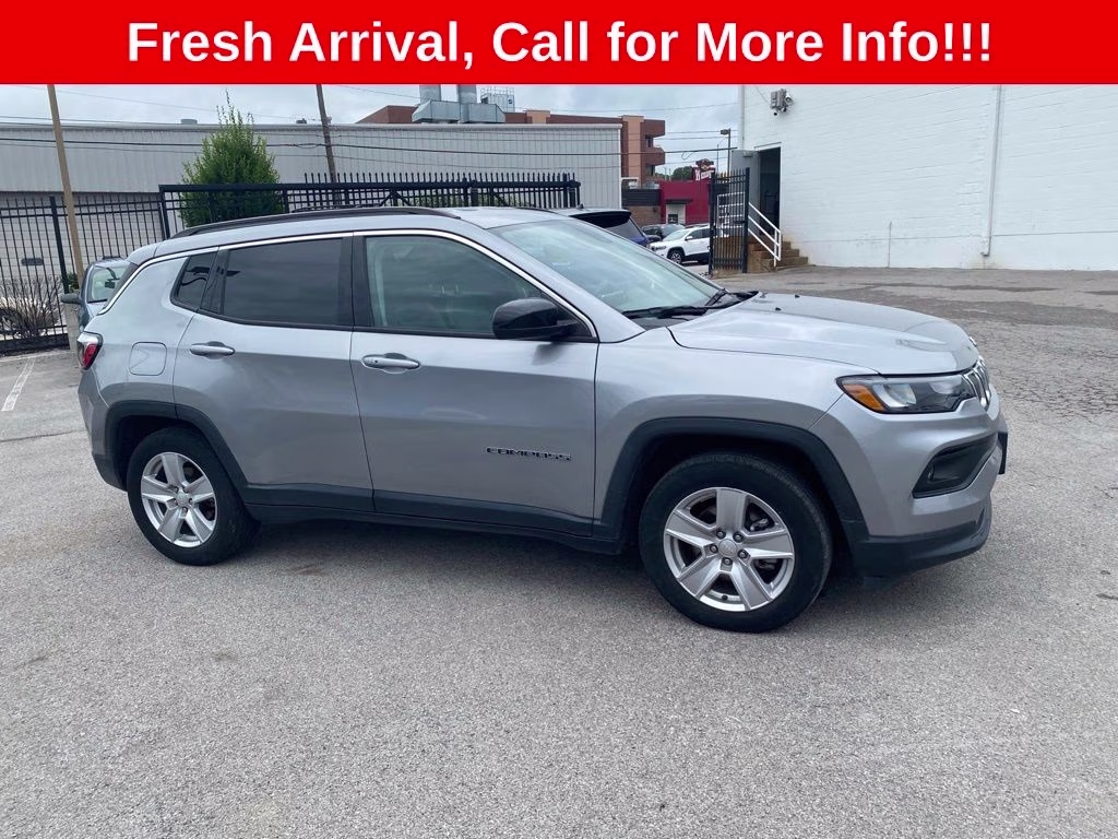 2022 Billet Silver Metallic Clearcoat Jeep Compass Latitude SUV