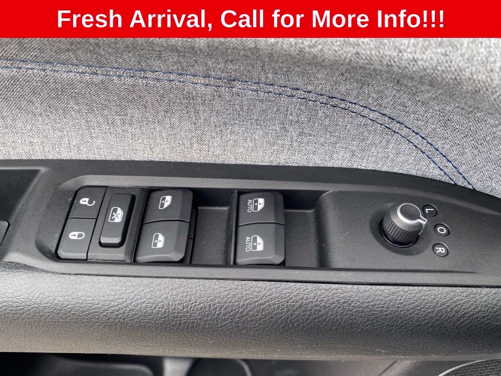 2022 Billet Silver Metallic Clearcoat Jeep Compass Latitude FWD SUV