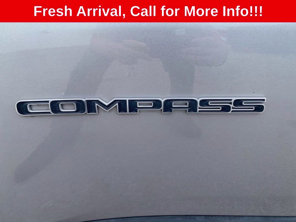 2022 Billet Silver Metallic Clearcoat Jeep Compass Latitude FWD SUV
