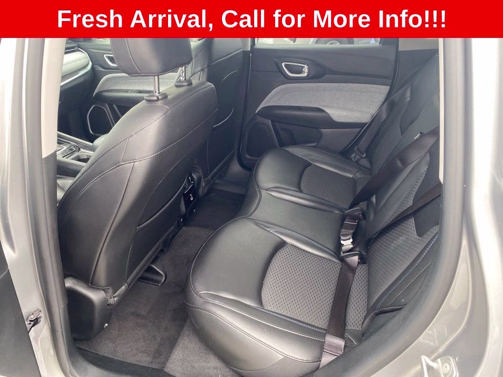 2022 Billet Silver Metallic Clearcoat Jeep Compass Latitude FWD SUV