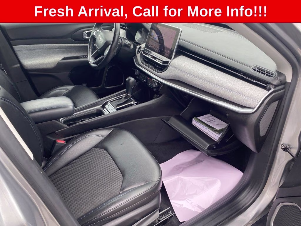2022 Billet Silver Metallic Clearcoat Jeep Compass Latitude FWD SUV