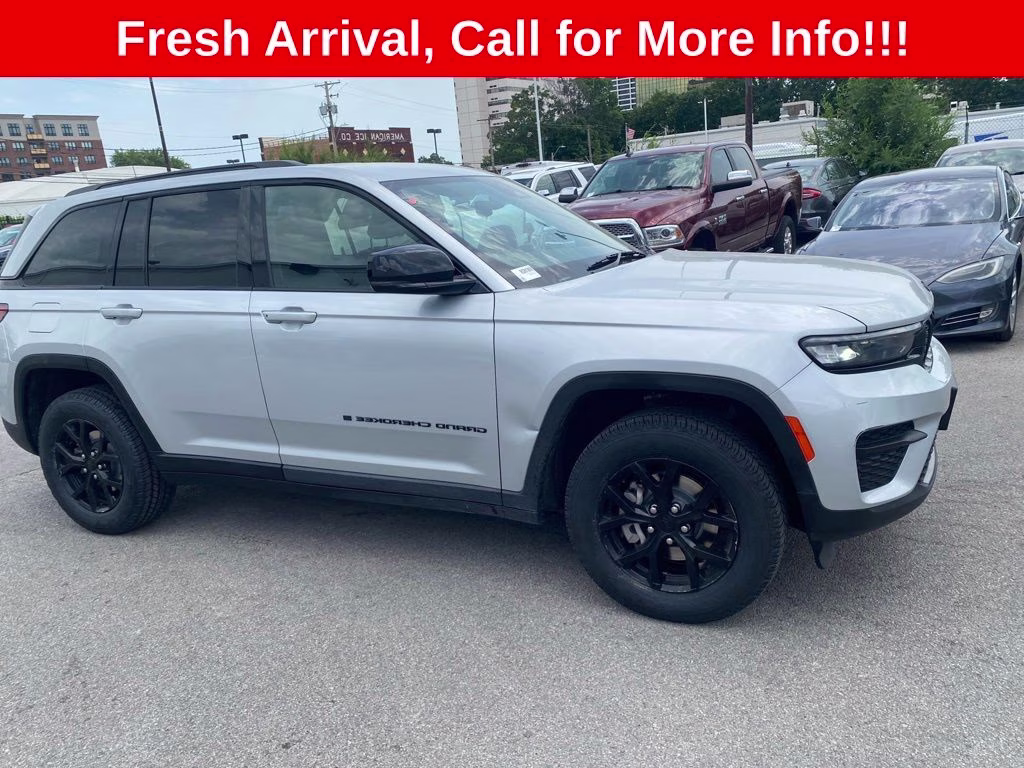 2024 Silver Zynith Jeep Grand Cherokee Altitude RWD SUV