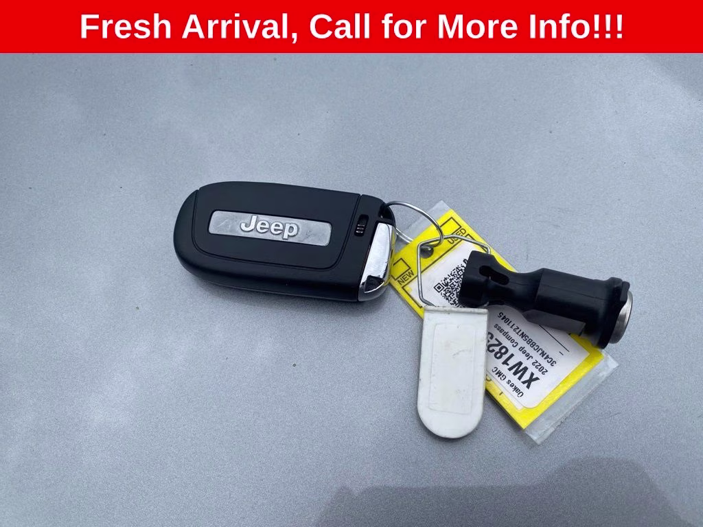 2022 Billet Silver Metallic Clearcoat Jeep Compass Latitude FWD SUV