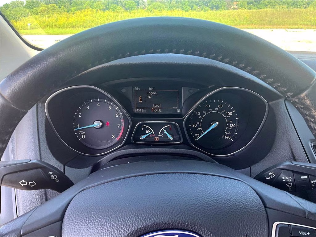 2015 Tuxedo Black Ford Focus SE FWD Sedan