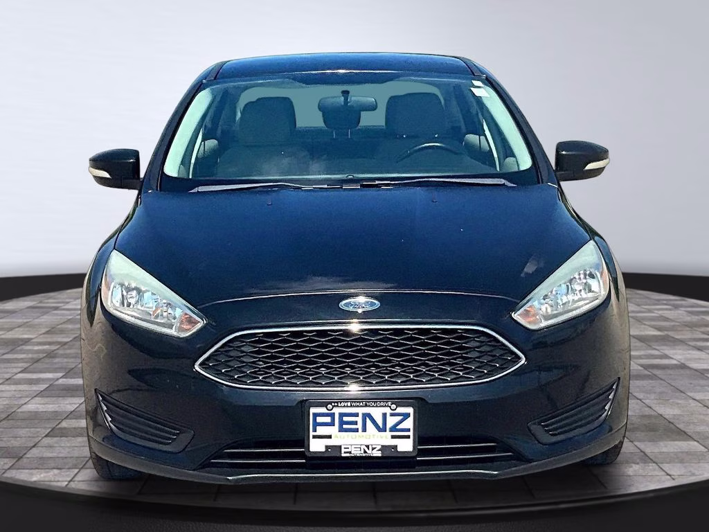 2015 Tuxedo Black Ford Focus SE FWD Sedan