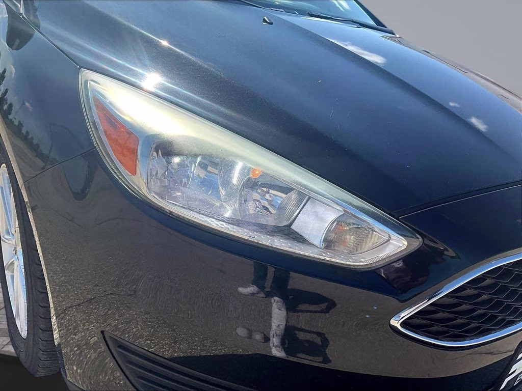 2015 Tuxedo Black Ford Focus SE FWD Sedan