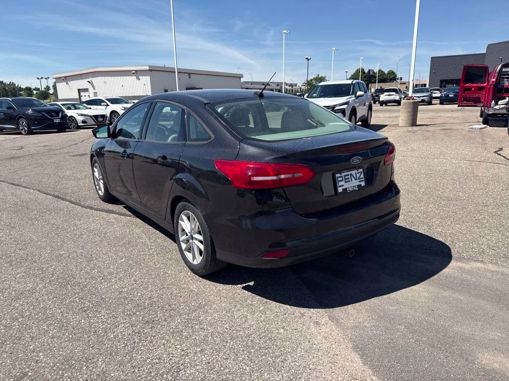 2015 Tuxedo Black Ford Focus SE FWD Sedan