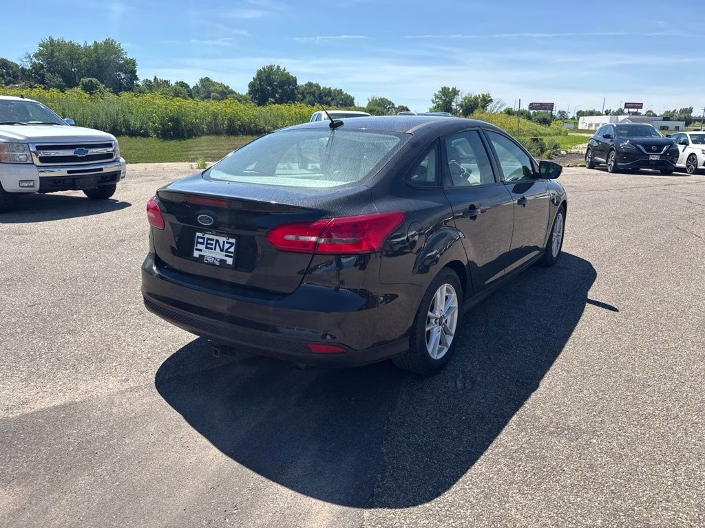 2015 Tuxedo Black Ford Focus SE FWD Sedan
