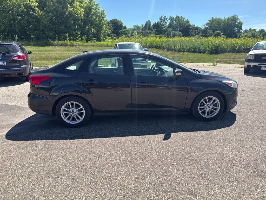 2015 Tuxedo Black Ford Focus SE FWD Sedan