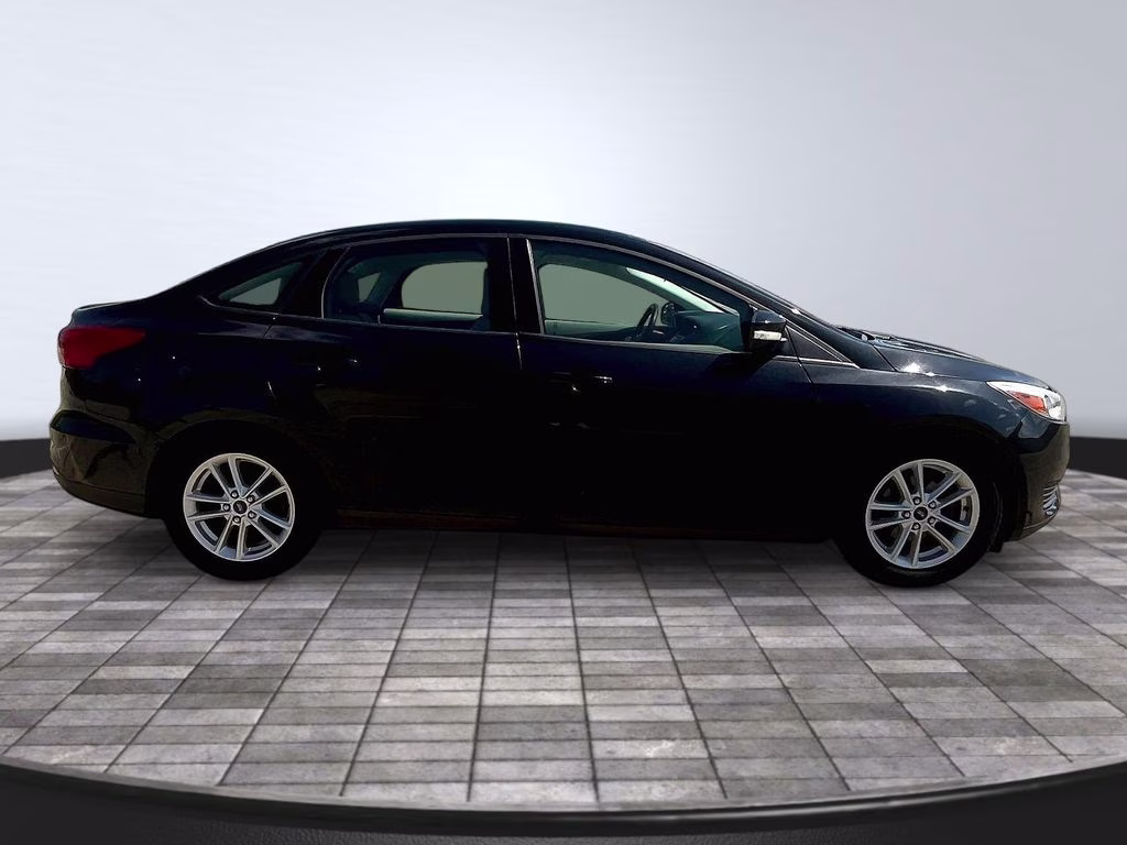 2015 Tuxedo Black Ford Focus SE FWD Sedan