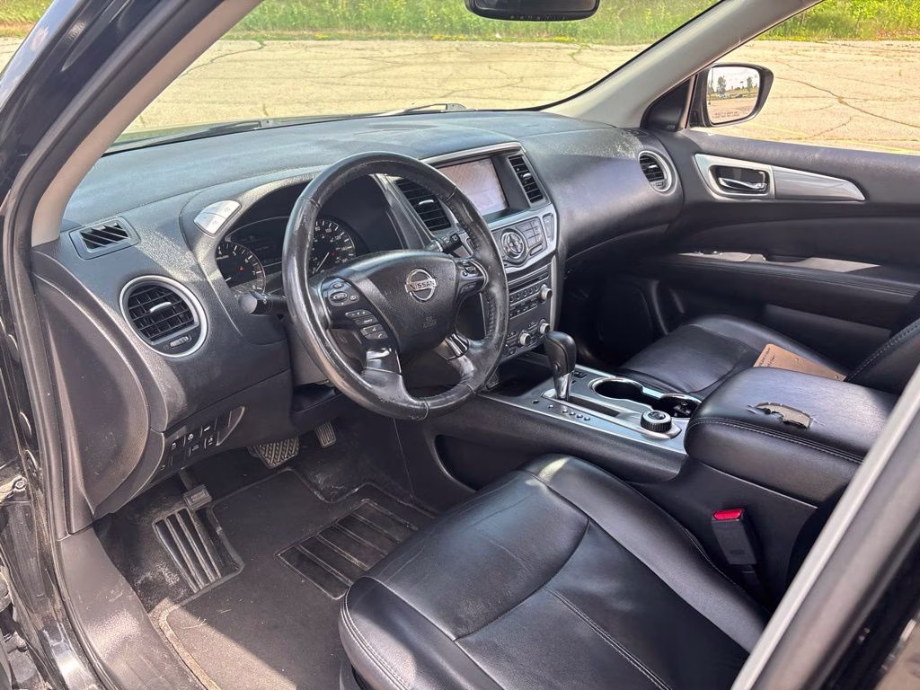 2020 Magnetic Black Pearl Nissan Pathfinder SL 4X4 SUV