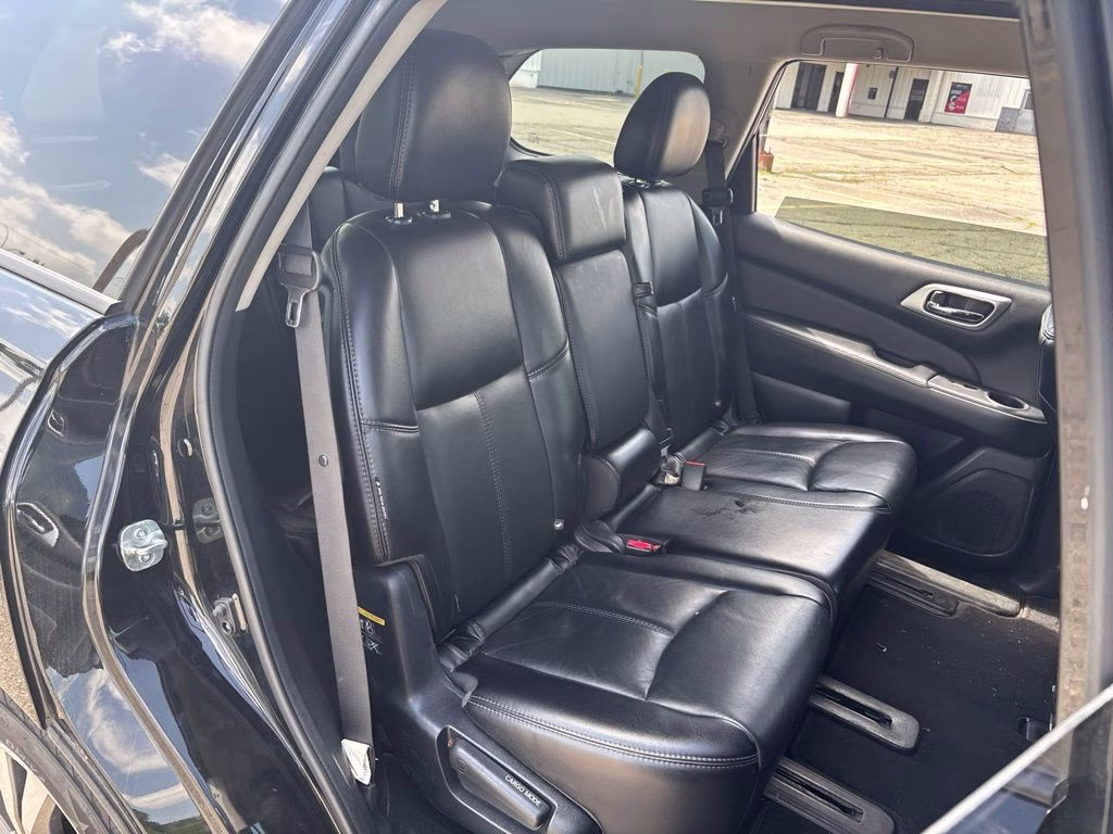 2020 Magnetic Black Pearl Nissan Pathfinder SL 4X4 SUV