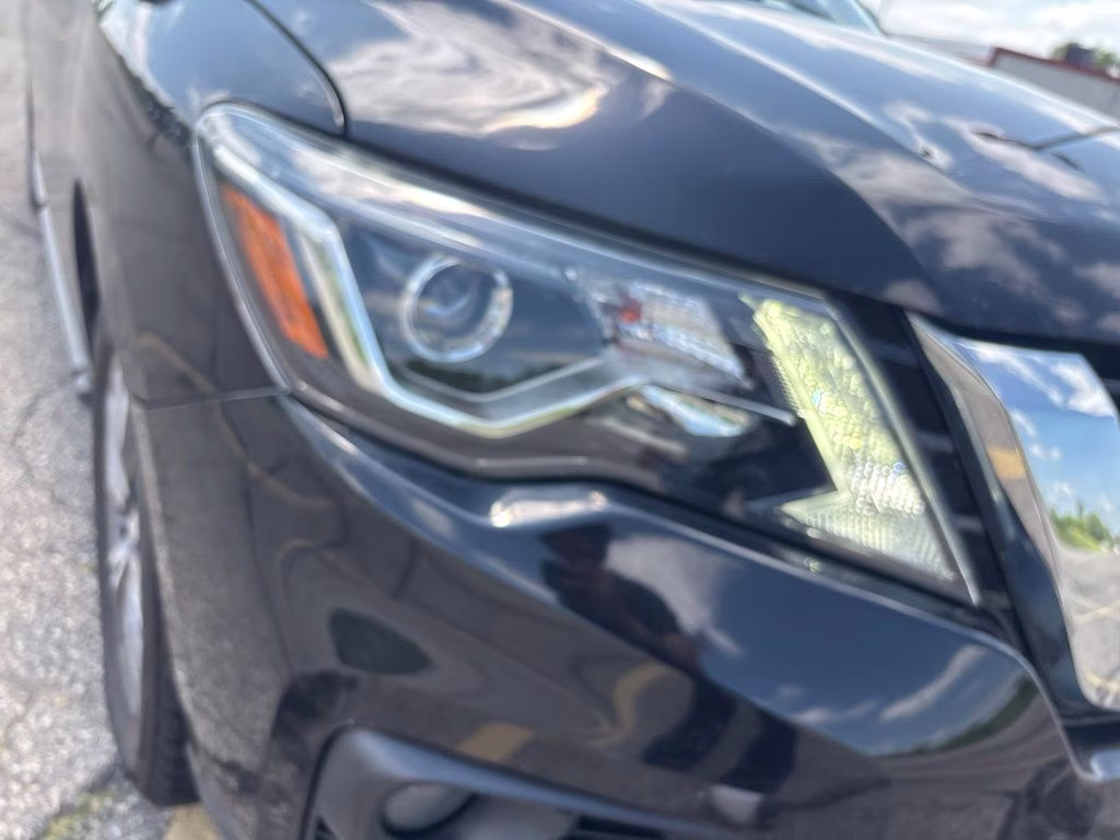 2020 Magnetic Black Pearl Nissan Pathfinder SL 4X4 SUV