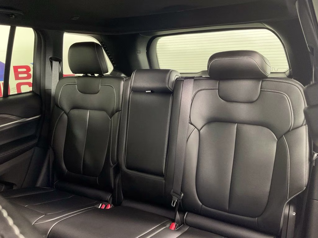 2024 Gray Metallic Jeep Grand Cherokee Limited 4X4 SUV
