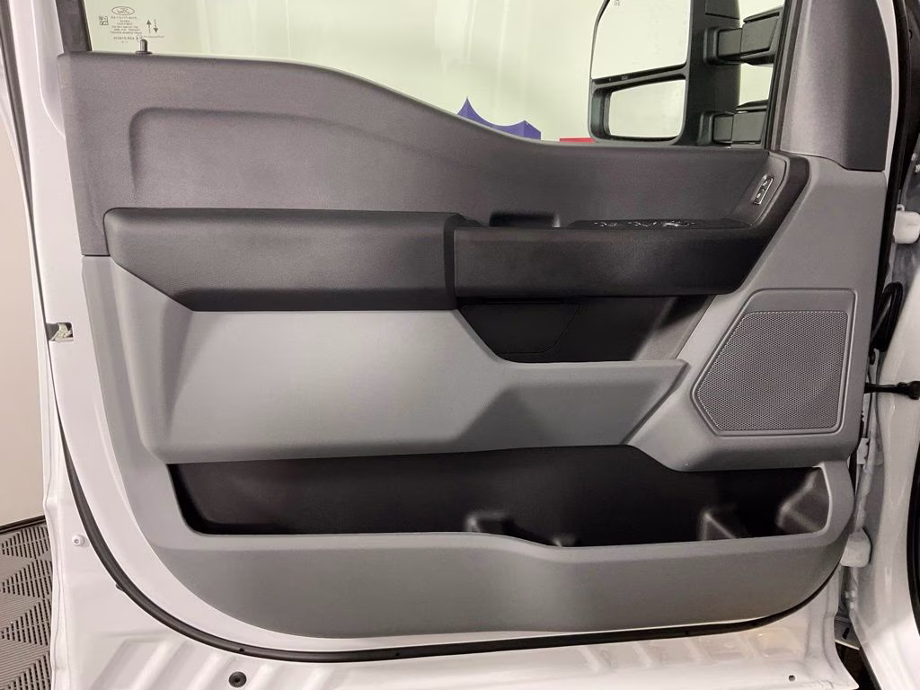 2026 Oxford White Ford Super Duty F-350 SRW XL 4X4 Truck